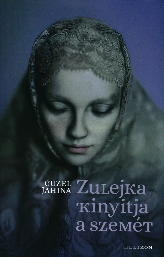 Zulejka kinyitja a szemét